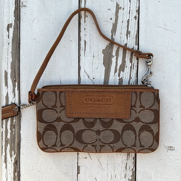 Original Coach Leatherette Classic Wallet Wristlet - Picture 1 of 5